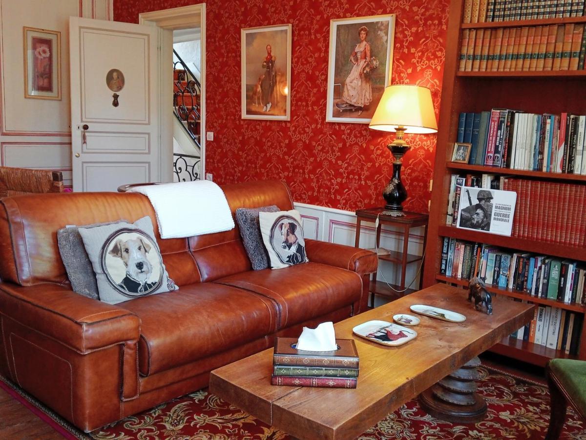 Logis Les Remparts Bed and Breakfast Bayeux Eksteriør billede