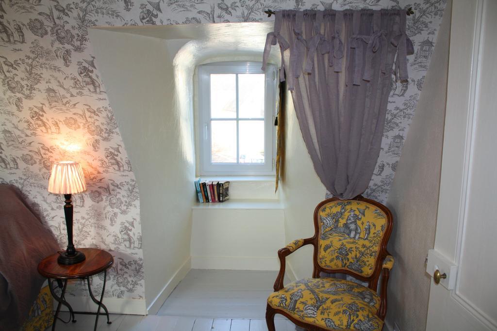 Logis Les Remparts Bed and Breakfast Bayeux Eksteriør billede