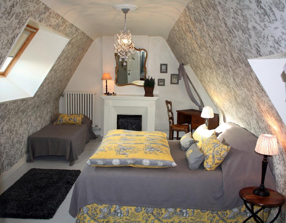 Logis Les Remparts Bed and Breakfast Bayeux Eksteriør billede